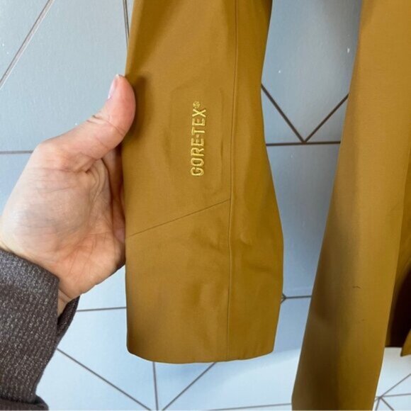 Arc'teryx Aphilia Jacket Yukon Gold - Picture 9 of 15